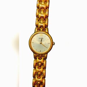 (974)Vintage Seiko Gold Tone Women Quartz Watch - V700- 001